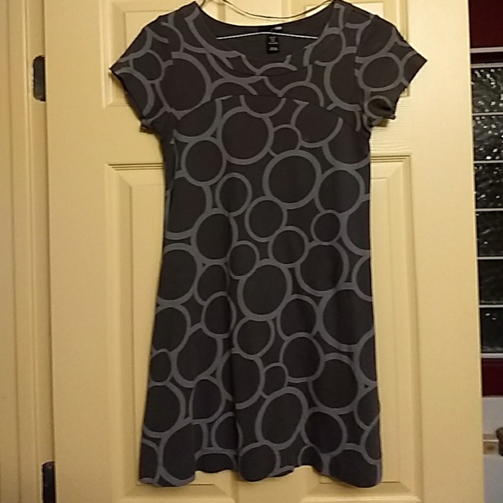 H & M Cute gray patterned dress